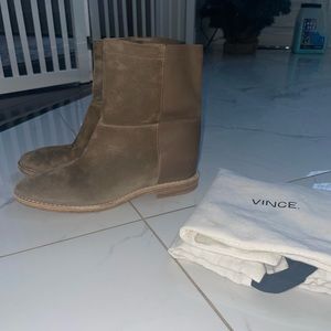 Vince Boots, Womens size 37 (7)